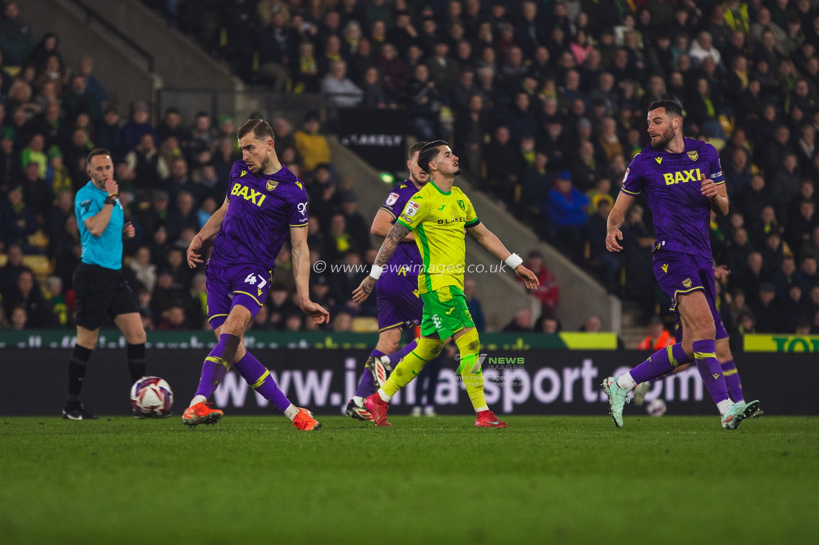Borja Sainz of Norwich City during the Sky Bet Championship match Norwich City vs Oxford United at Carrow Road, Norwich, United Kingdom, 7th March 2025

(Photo by Craig Evans/News Images)