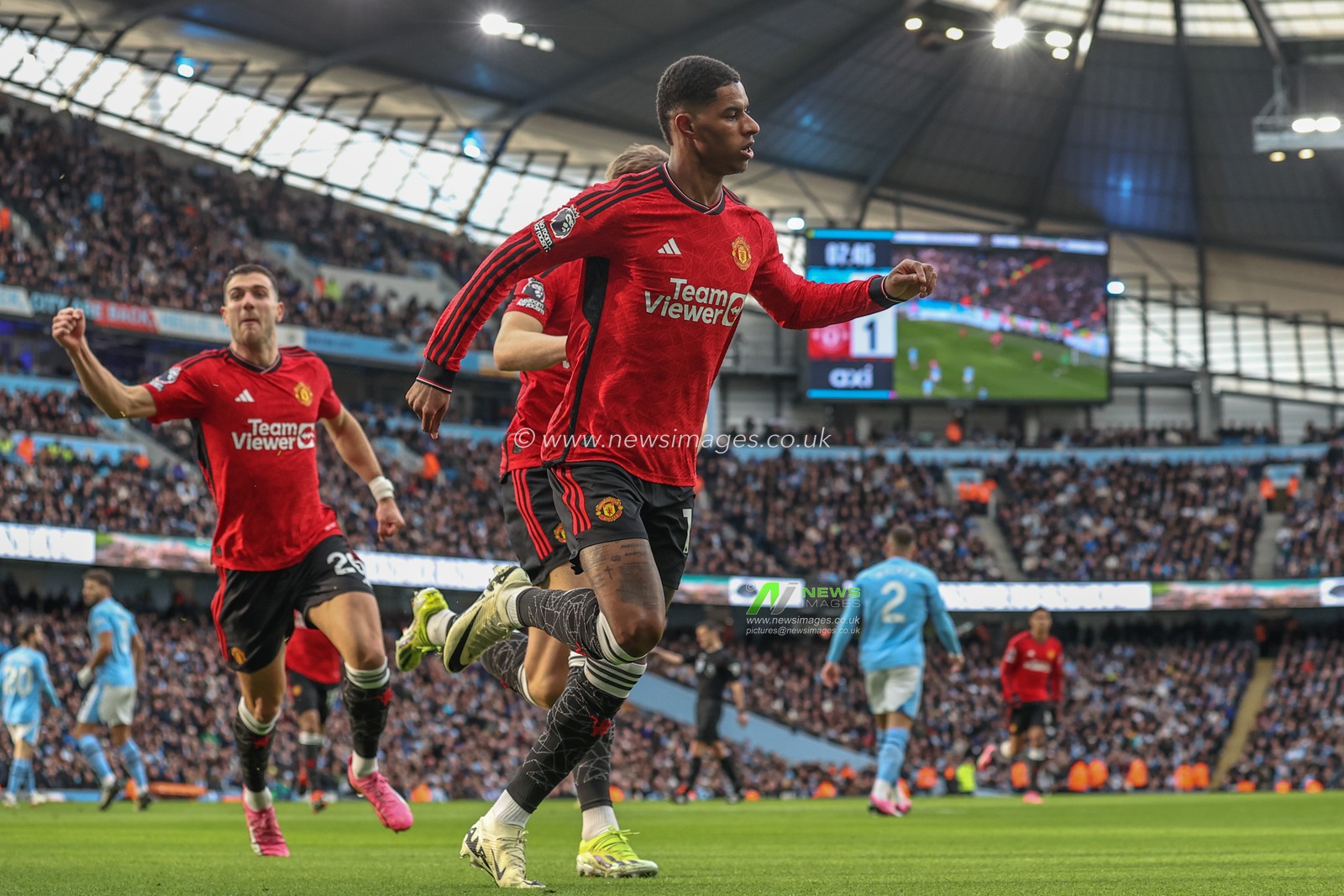 Marcus Rashford of Manchester United celebrates his goal to make it 0-1 during the Premier League match Manchester City vs Manchester United at Etihad Stadium, Manchester, United Kingdom, 3rd March 2024

(Photo by Mark Cosgrove/News Images)