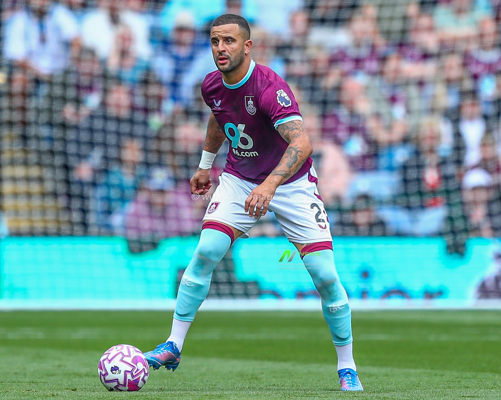 Kyle Walker of Burnley with ball at his feet during the Premier League match Burnley vs Sunderland at Turf Moor, Burnley, United Kingdom, 23rd August 2025

(Photo by Jorge Horsted/News Images)