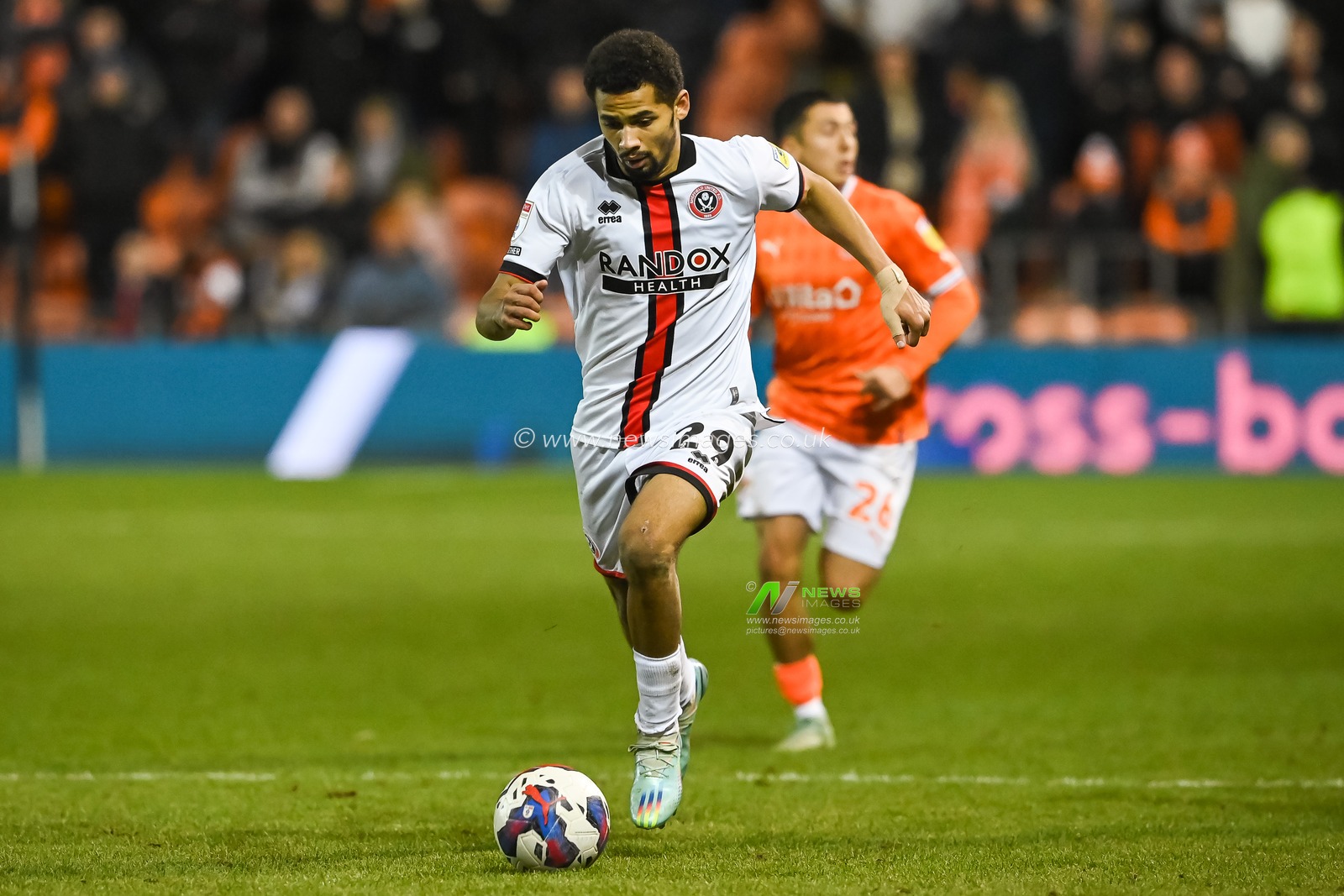 Iliman Ndiaye #29 of Sheffield United makes a break with the ball during the Sky Bet Championship match Blackpool vs Sheffield United at Bloomfield Road, Blackpool, United Kingdom, 29th December 2022

(Photo by Craig Thomas/News Images)