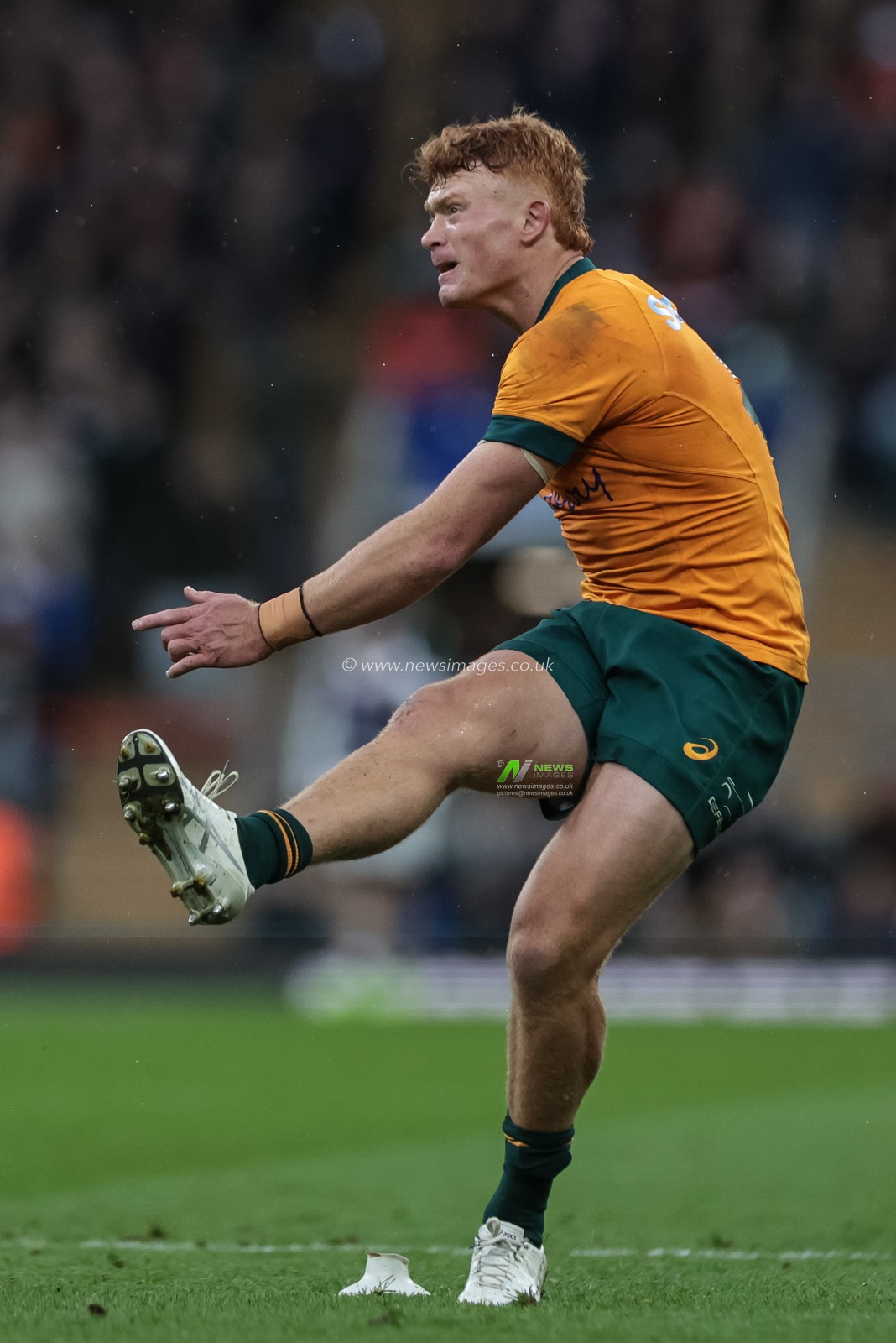 Tane Edmed of Australia in action during the Quilter Nations Series 2025 match England vs Australia at Allianz Stadium, Twickenham, United Kingdom, 1st November 2025

(Photo by Mark Cosgrove/News Images)

*** GER AUT SUI OUT ***