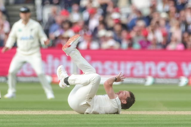Nathan Smith of New Zealand loses his balance after delivering the ball and ends up on the floor during the 1st Rothesay Test Match Day 2 match England vs New Zealand at Lords, London, United Kingdom on 05 June 2026

(Photo by Mark Cosgrove/News Images)