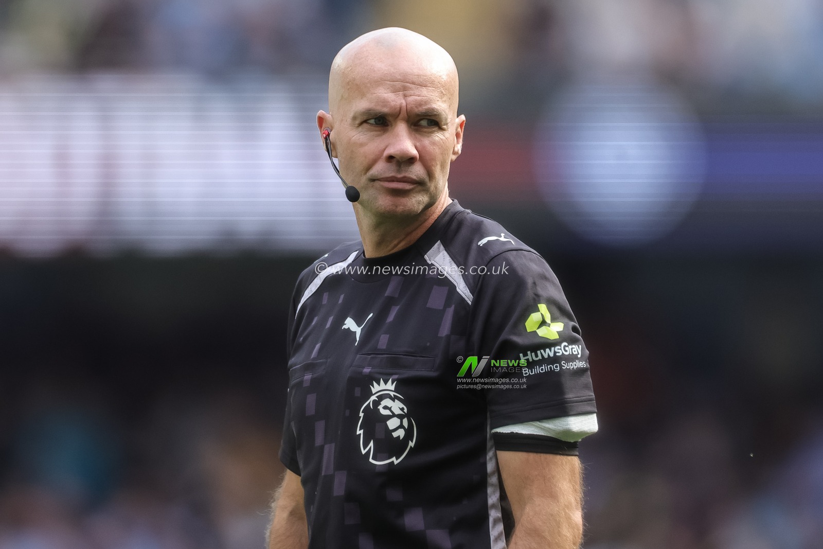 Referee Paul Tierney during the Premier League match Manchester City vs Coventry City at Etihad Stadium, Manchester, United Kingdom on 05 September 2026

(Photo by Mark Cosgrove/News Images)