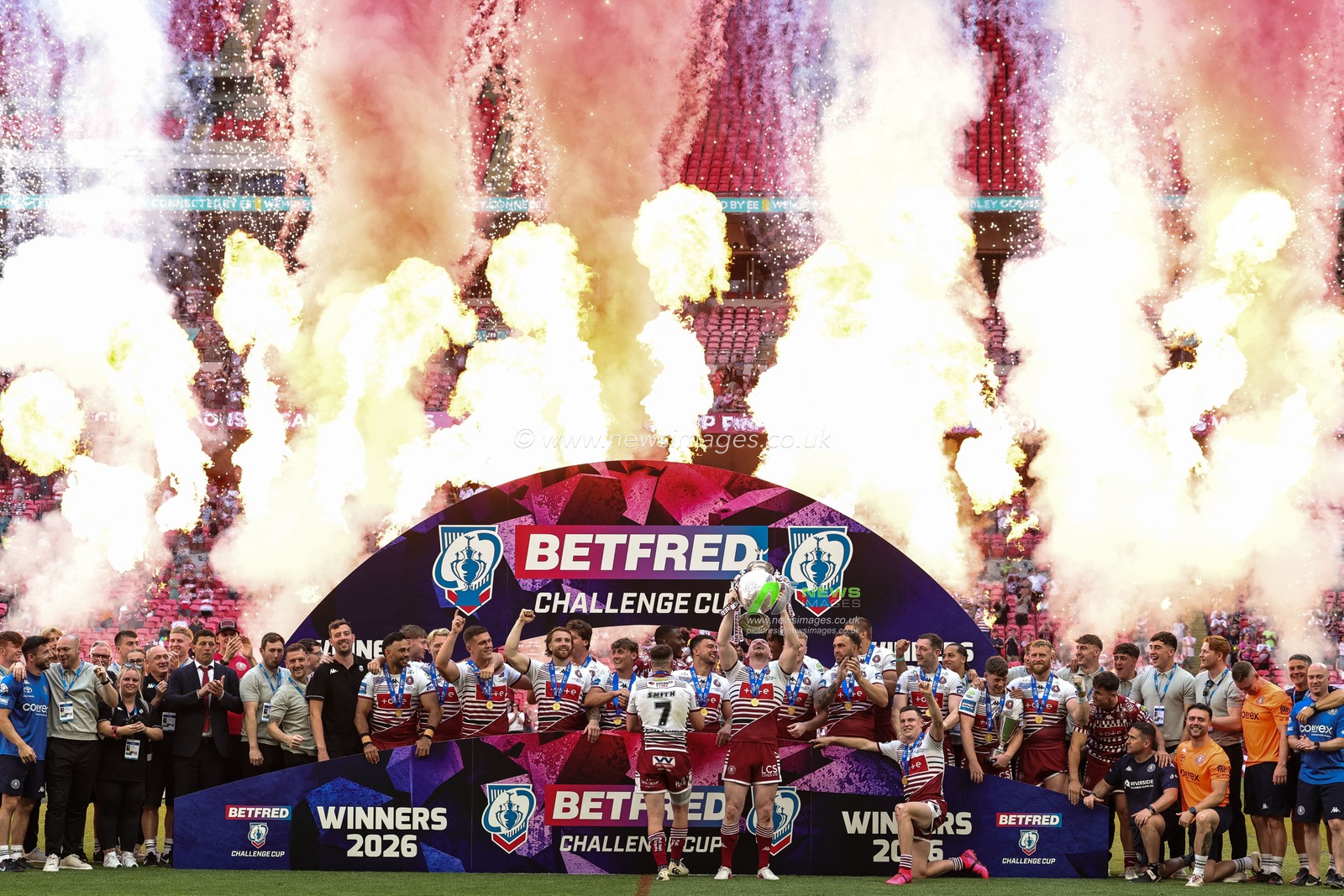 Wigan celebrate winning the Betfred Challenge Cup during the Betfred Challenge Cup Final match Wigan Warriors vs Hull KR at Wembley Stadium, London, United Kingdom on 30 May 2026

(Photo by Mark Cosgrove/News Images)