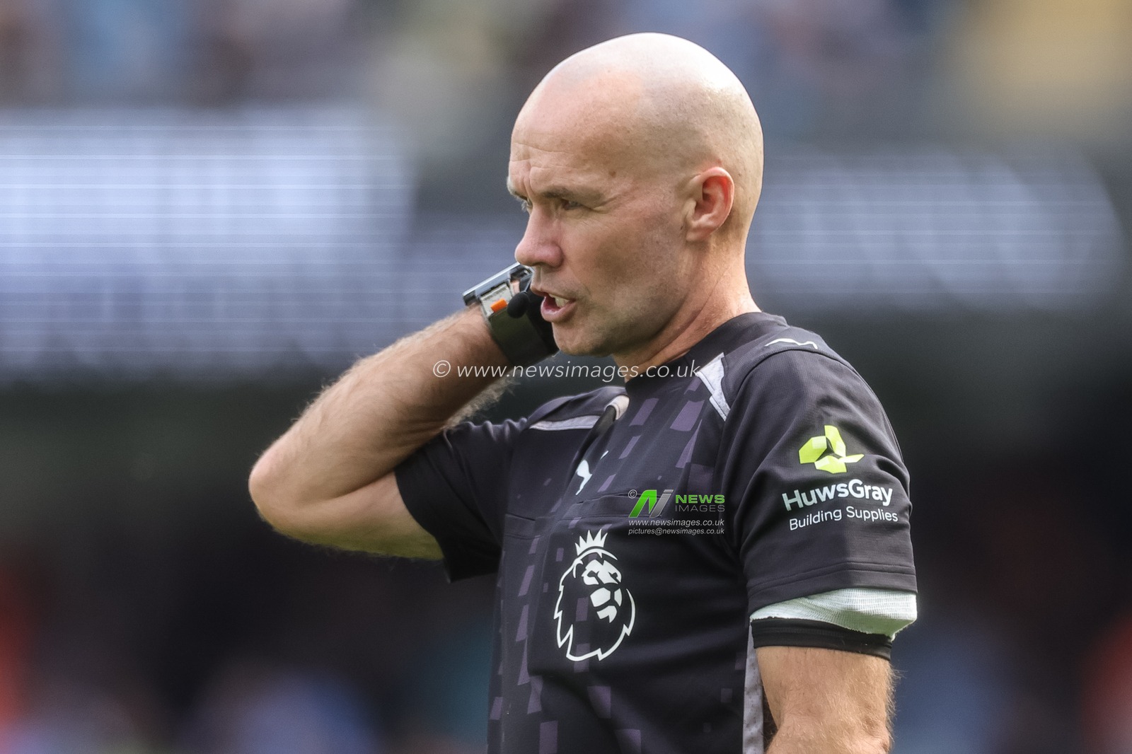 Referee Paul Tierney during the Premier League match Manchester City vs Coventry City at Etihad Stadium, Manchester, United Kingdom on 05 September 2026

(Photo by Mark Cosgrove/News Images)