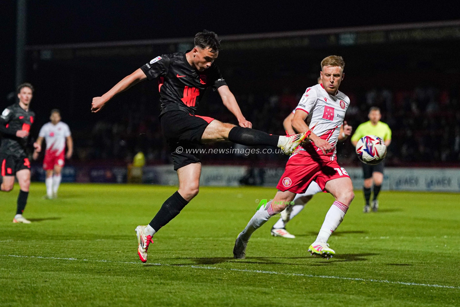 during the Sky Bet League 1 match Stevenage vs Birmingham City at Lamex Stadium, Stevenage, United Kingdom, 24th April 2025

(Photo by Harvey Murphy/News Images)