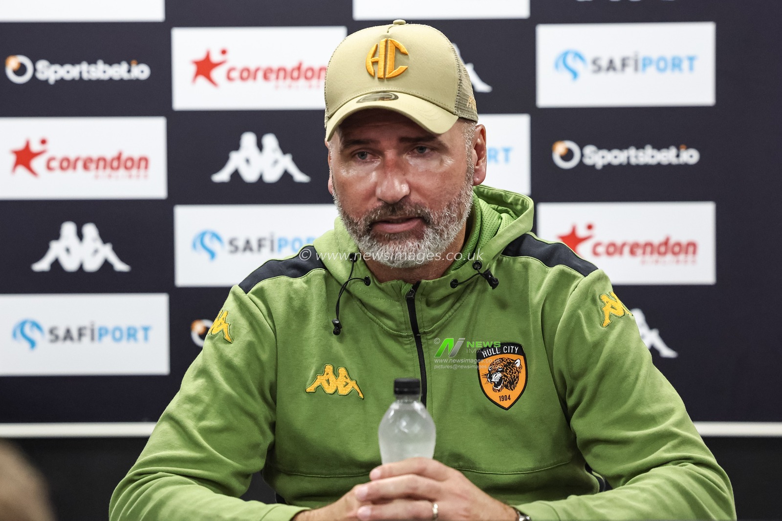 Tim Walter manager of Hull City speaks in the post match press conference after losing 0-1 during the Sky Bet Championship match Hull City vs Sunderland at MKM Stadium, Hull, United Kingdom, 20th October 2024

(Photo by Mark Cosgrove/News Images)