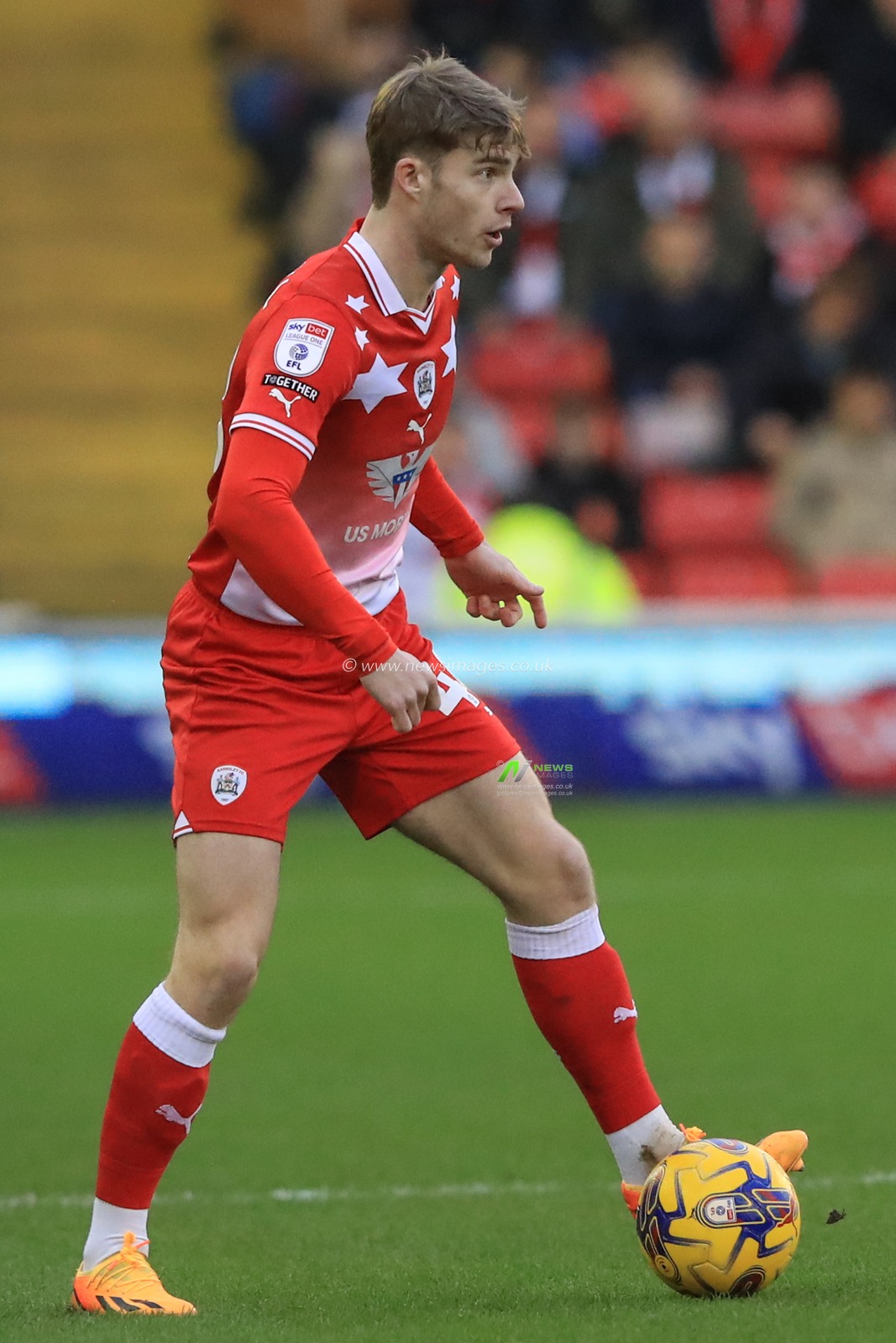 Luca Connell of Barnsley during the Sky Bet League 1 match Barnsley vs Wigan Athletic at Oakwell, Barnsley, United Kingdom, 1st January 2024

(Photo by Alfie Cosgrove/News Images)