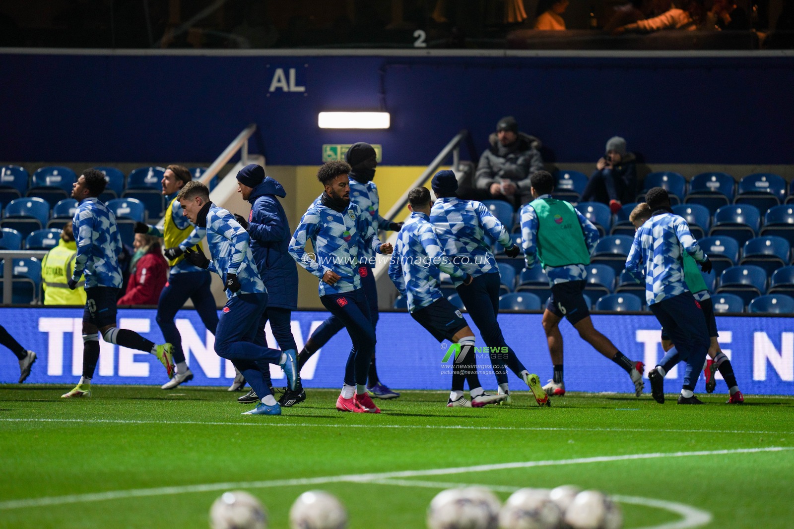 Huddersfield Town warming up
