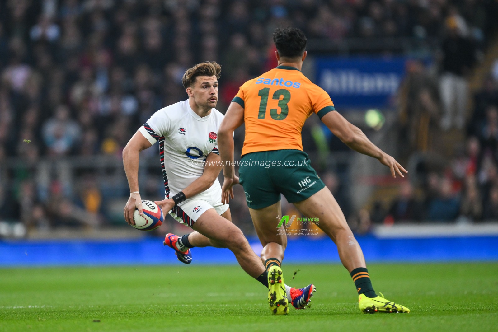 Henry Slade of England makes a break during the Autumn Nations Series match England vs Australia at Allianz Stadium, Twickenham, United Kingdom, 8th November 2024

(Photo by Craig Thomas/News Images)