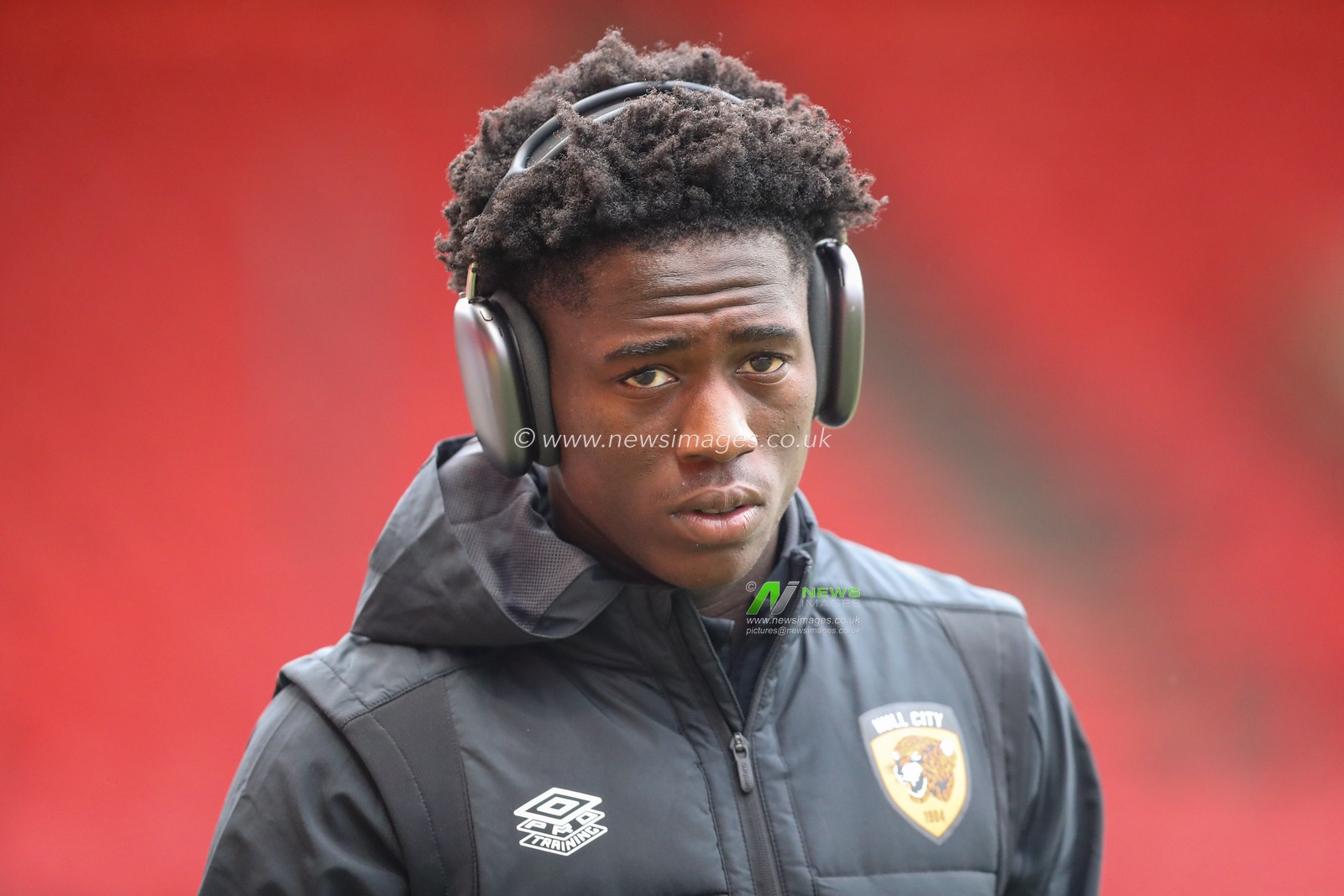 Malcolm Ebiowei #10 of Hull City arrives ahead of the Sky Bet Championship match Bristol City vs Hull City at Ashton Gate, Bristol, United Kingdom, 25th February 2023

(Photo by Gareth Evans/News Images)