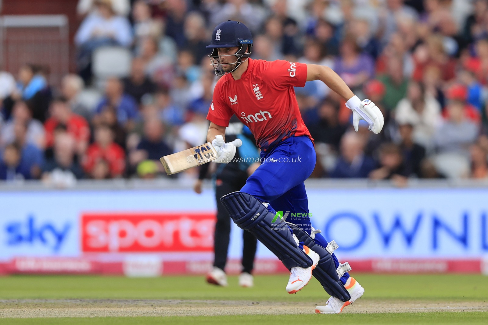 Will Jacks #85 of England runs between the stumps during the Second Vitality T20 International match England vs New Zealand at Old Trafford, Manchester, United Kingdom, 1st September 2023

(Photo by Conor Molloy/News Images)