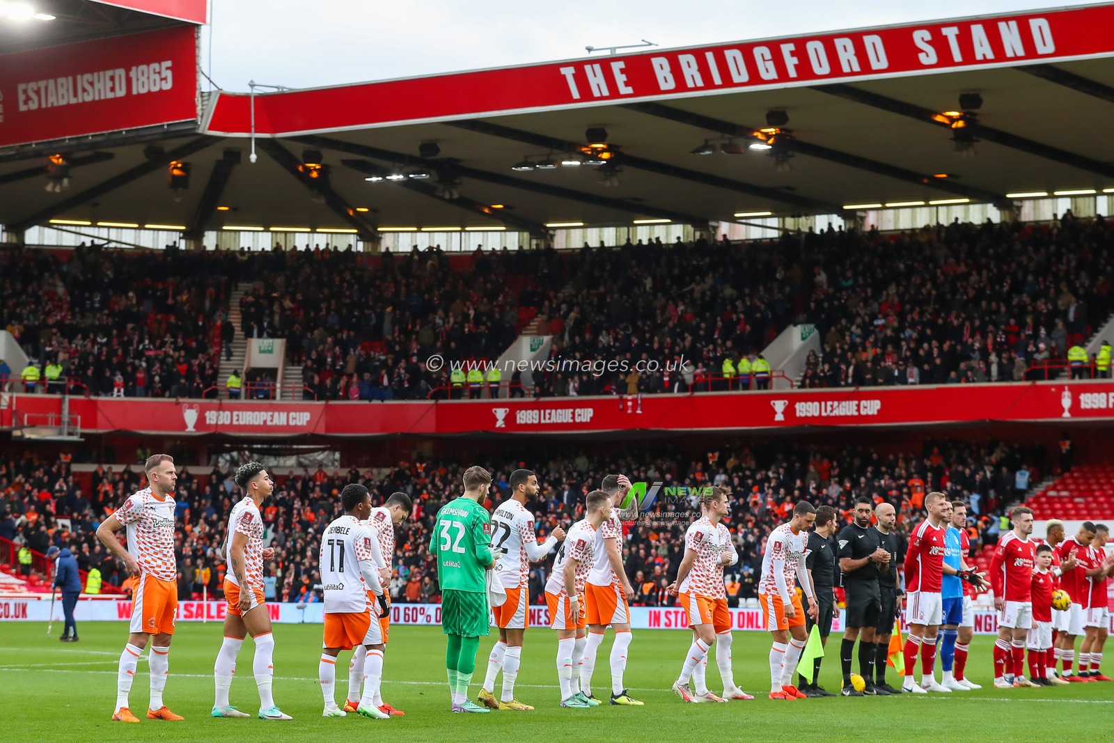 Blackpool line up ahead of the Emirates FA Cup Third Round match Nottingham Forest vs Blackpool at City Ground, Nottingham, United Kingdom, 7th January 2024

(Photo by Gareth Evans/News Images)