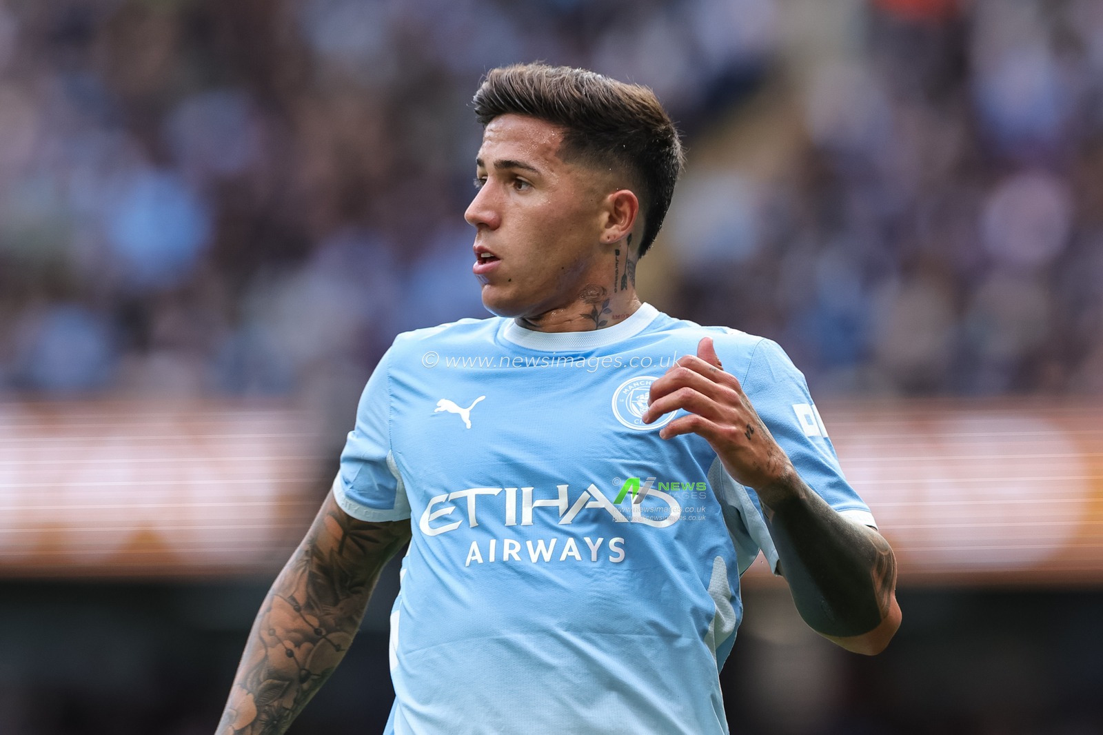 Enzo Fernández of Manchester City during the Premier League match Manchester City vs Coventry City at Etihad Stadium, Manchester, United Kingdom on 05 September 2026

(Photo by Mark Cosgrove/News Images)