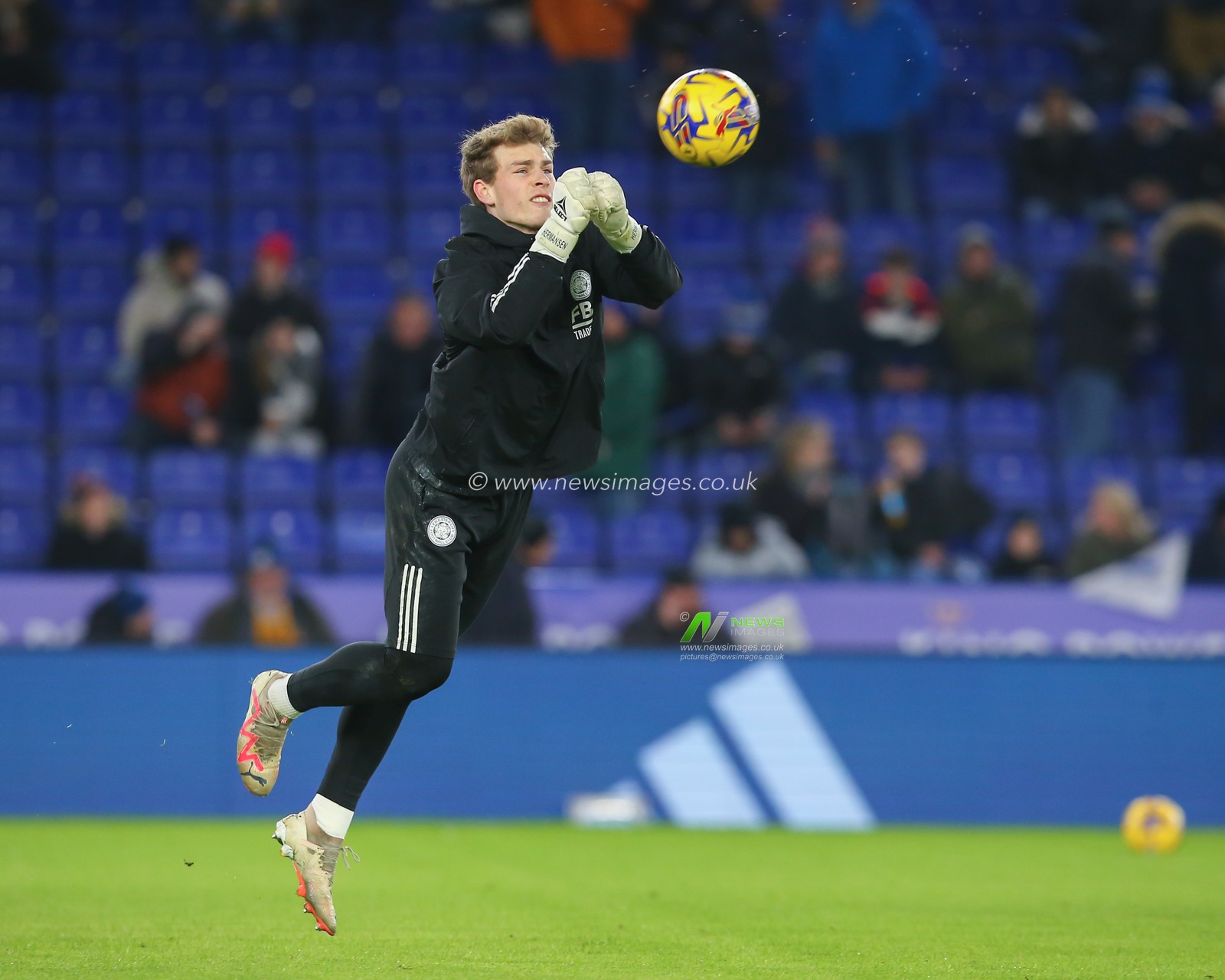 Mads Hermansen of Leicester City warms up ahead of the match, during the Sky Bet Championship match Leicester City vs Ipswich Town at King Power Stadium, Leicester, United Kingdom, 22nd January 2024

(Photo by Gareth Evans/News Images)