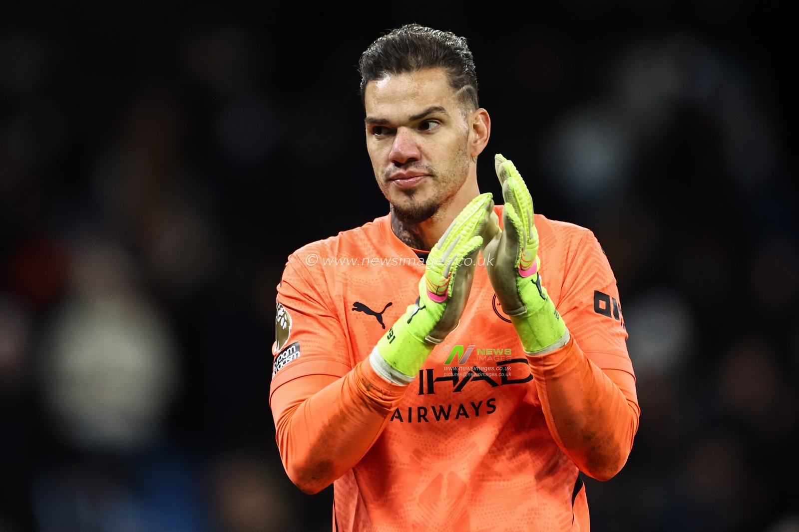 Ederson of Manchester City applauds the home fans after the Premier League match Manchester City vs Leicester City at Etihad Stadium, Manchester, United Kingdom, 2nd April 2025

(Photo by Mark Cosgrove/News Images)