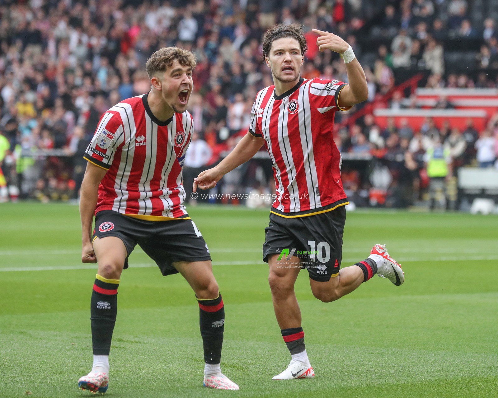Callum O'Hare of Sheffield United celebrates his goal to make it 1-0 during the Sky Bet Championship match Sheffield United vs Watford at Bramall Lane, Sheffield, United Kingdom, 1st September 2024

(Photo by Alfie Cosgrove/News Images)