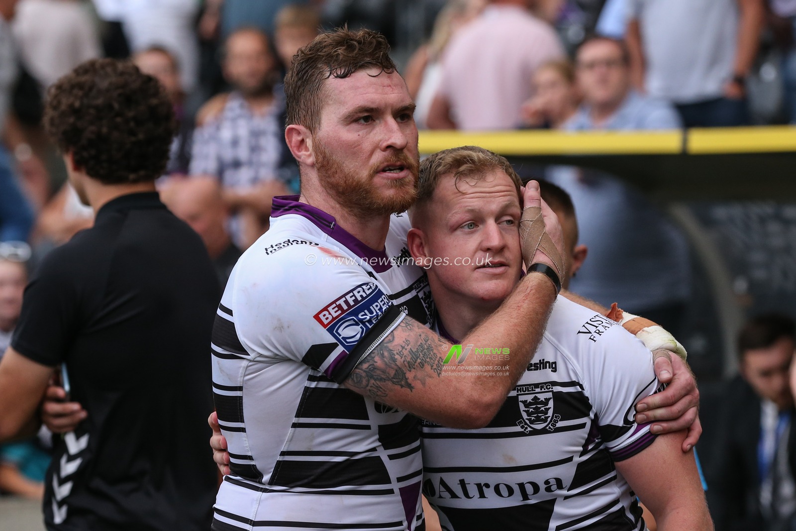 Scott Taylor #30 and Jordan Johnstone #21 of Hull FC after the Betfred Super League match Hull FC vs Hull KR at MKM Stadium, Hull, United Kingdom, 3rd September 2022

(Photo by David Greaves Photos/ Via/News Images)