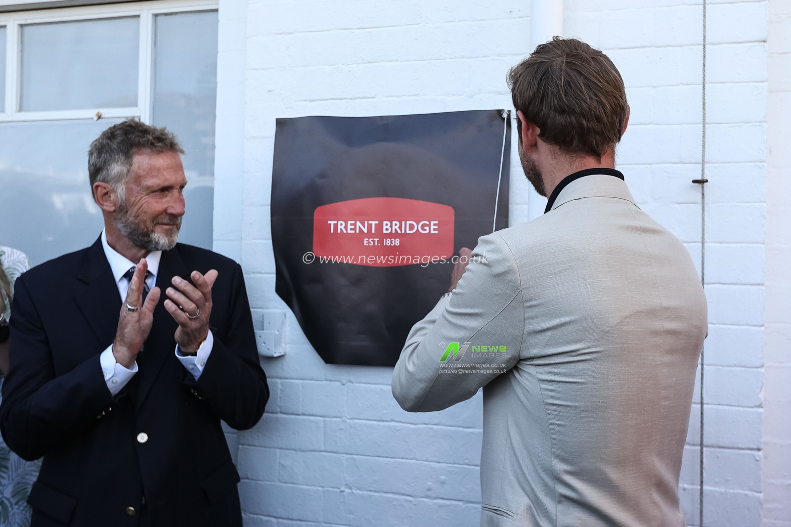 Stuart Broad CBE unveils a plaque as Edgbaston as The pavilion end is re-named The Stuart Broad End during the 2nd Rothesay Test Match match England vs West Indies at Trent Bridge, Nottingham, United Kingdom, 18th July 2024

(Photo by Mark Cosgrove/News Images)