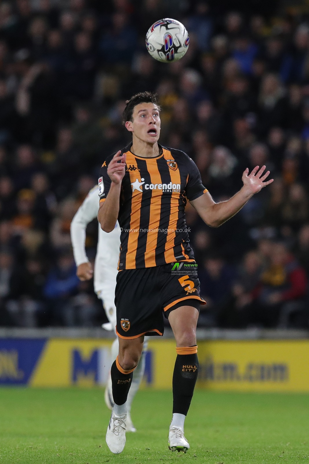 Alfie Jones #5 of Hull City heads the ball during the Sky Bet Championship match Hull City vs Leeds United at MKM Stadium, Hull, United Kingdom, 20th September 2023

(Photo by James Heaton/News Images)
