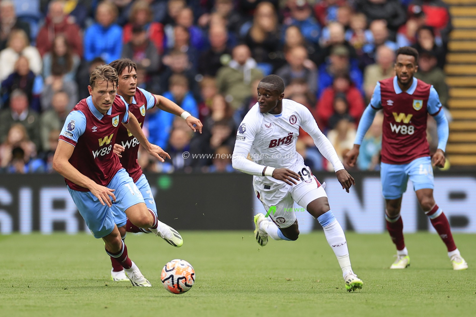 Moussa Diaby #19 of Aston Villa runs past Sander Berge #16 of Burnley during the Premier League match Burnley vs Aston Villa at Turf Moor, Burnley, United Kingdom, 27th August 2023

(Photo by Conor Molloy/News Images)