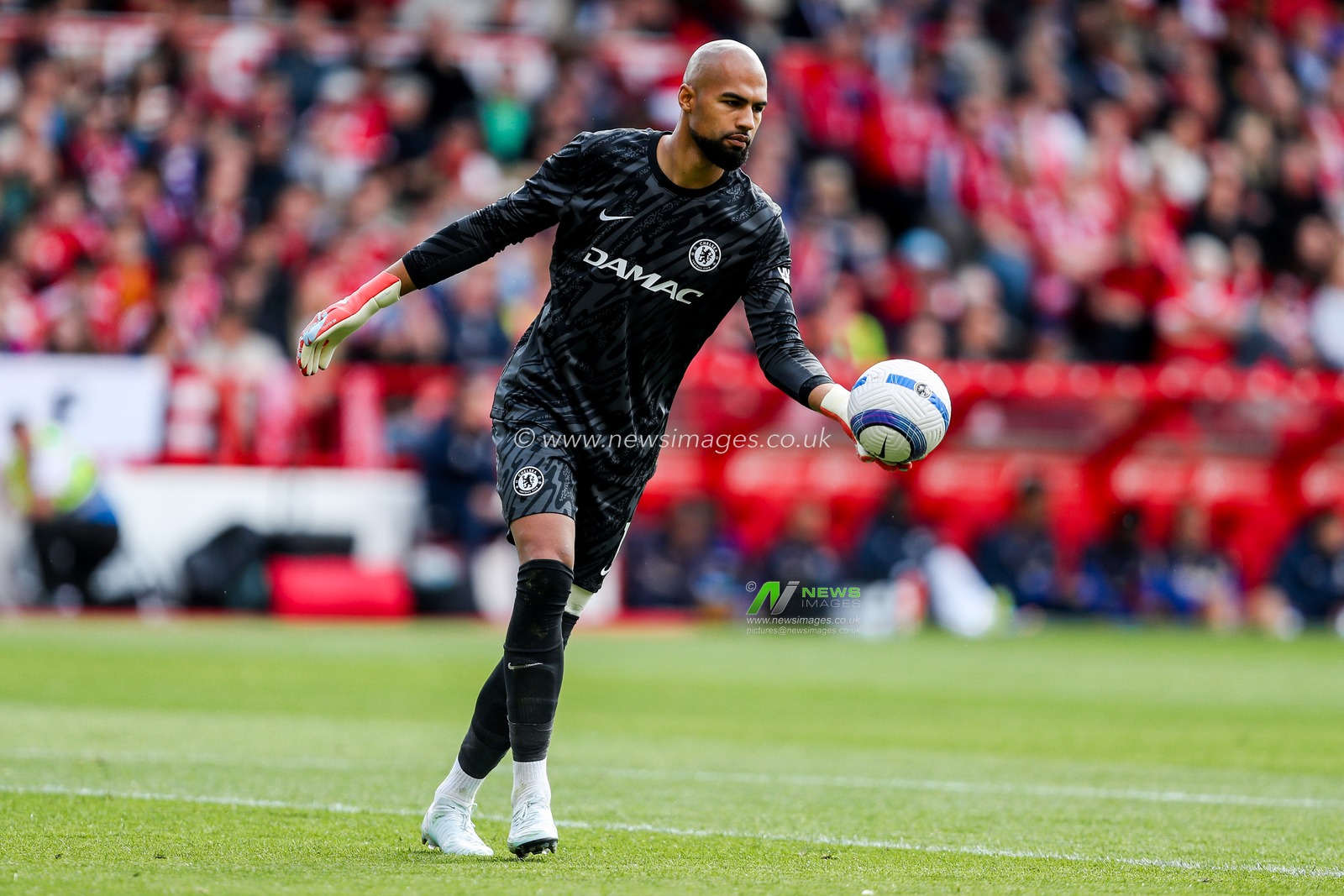 Robert Sanchez of Chelsea in action during the Premier League match Nottingham Forest vs Chelsea at City Ground, Nottingham, United Kingdom, 25th May 2025

(Photo by Izzy Poles/News Images)