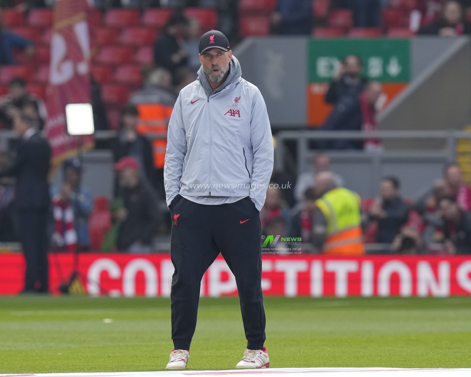 Jurgen Klopp manager of Liverpool watches the teams warm up before the Premier League match Liverpool vs Nottingham Forest at Anfield, Liverpool, United Kingdom, 22nd April 2023

(Photo by Steve Flynn/News Images)