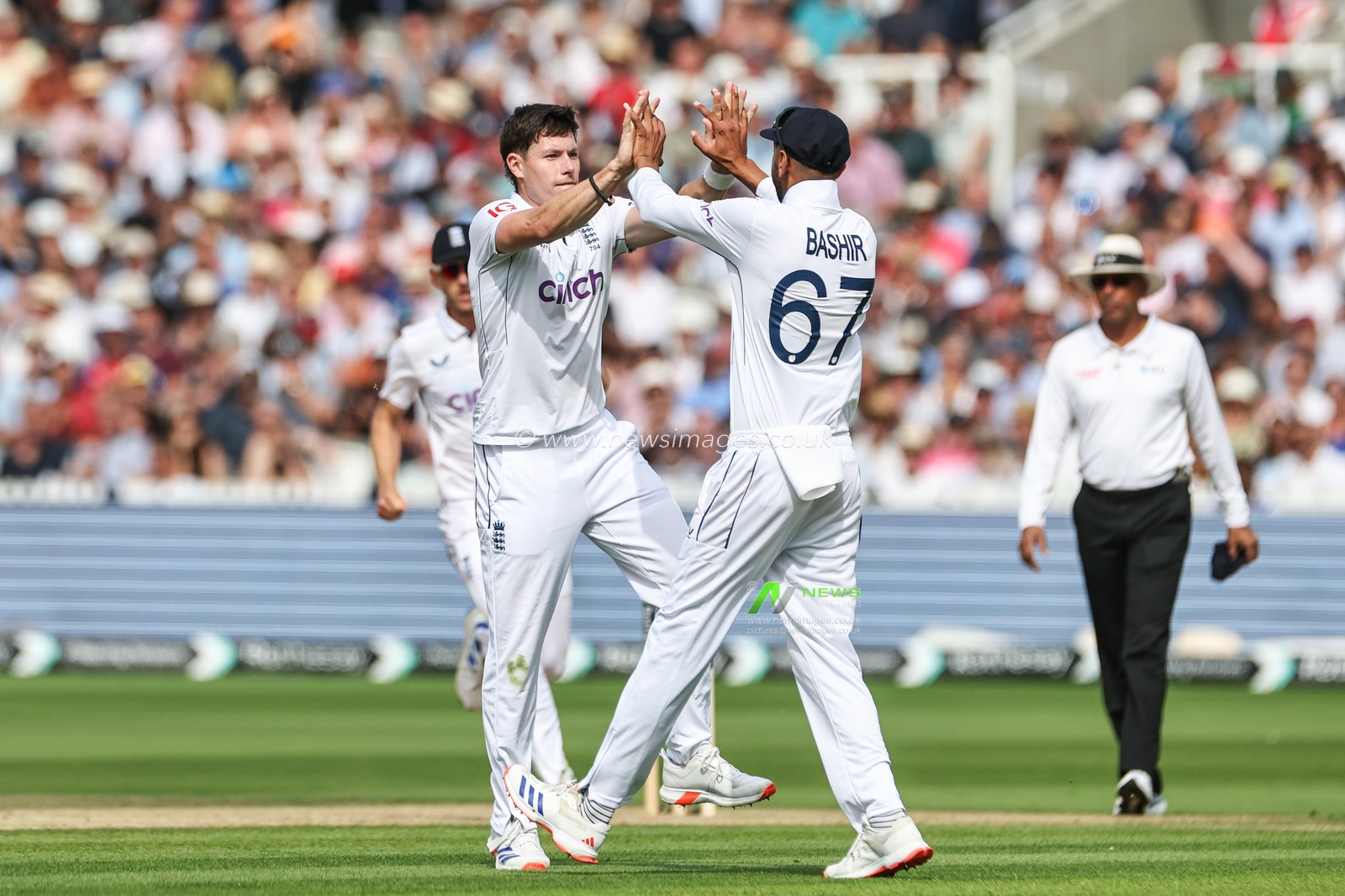 Matthew Potts of England celebrates the dismissal of Angelo Mathews of Sri Lanka during the England v Sri Lanka 2nd Rothesay Test Match Day 2 at Lords, London, United Kingdom, 30th August 2024

(Photo by Mark Cosgrove/News Images)