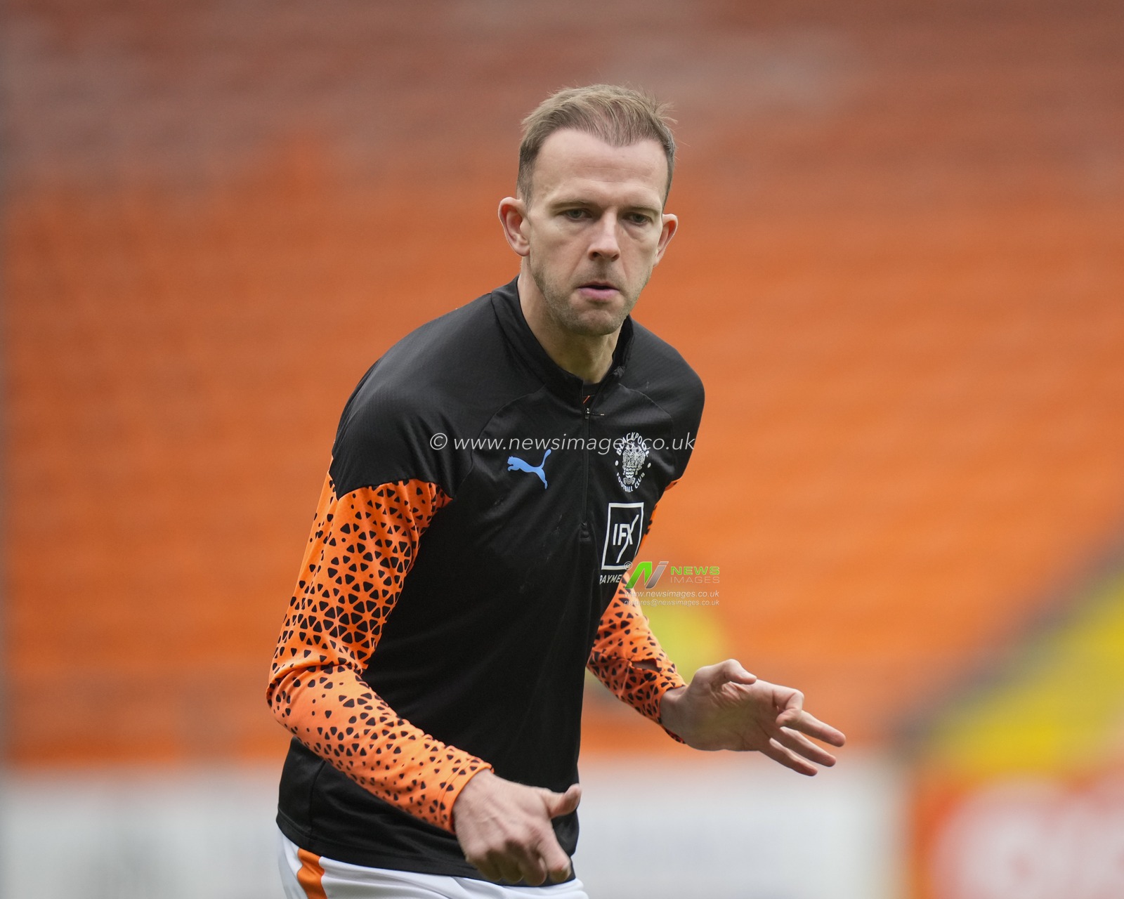 Jordan Rhodes #16 of Blackpool warms up before the Sky Bet League 1 match Blackpool vs Bristol Rovers at Bloomfield Road, Blackpool, United Kingdom, 23rd December 2023

(Photo by Steve Flynn/News Images)