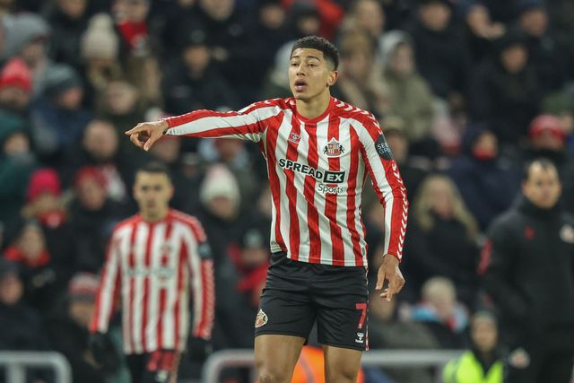 Jobe Bellingham of Sunderland gives his team instructions during the Sky Bet Championship match Sunderland vs Luton Town at Stadium Of Light, Sunderland, United Kingdom, 12th February 2025

(Photo by Alfie Cosgrove/News Images)
