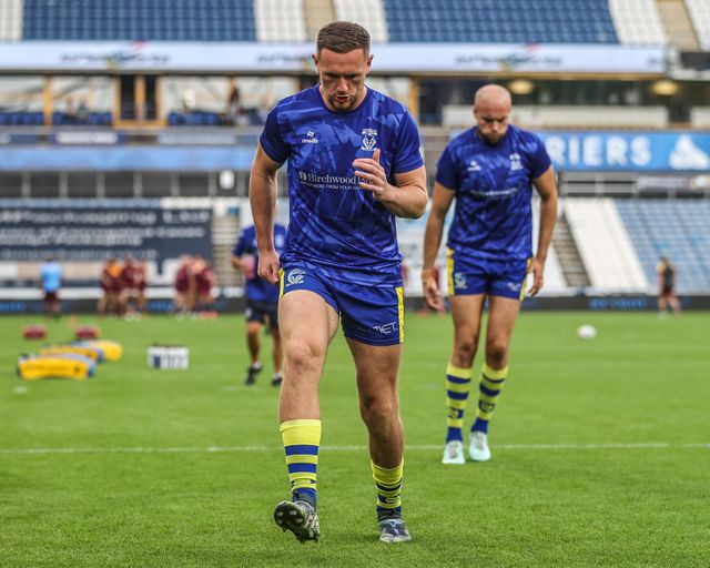 Ben Currie of Warrington Wolves in the pregame warmup session during the Betfred Super League Round 23 match Huddersfield Giants vs Warrington Wolves at Accu Stadium, Huddersfield, United Kingdom, 24th August 2025

(Photo by Alfie Cosgrove/News Images)