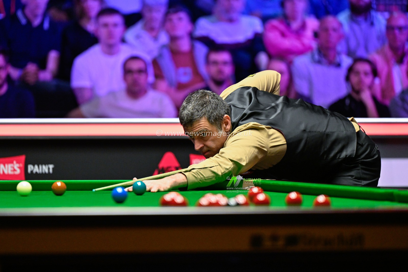 Ronnie O'Sullivan takes a shot, during the Johnstoneâ€™s Paint Tour Championships at Manchester Central, Manchester, United Kingdom, 5th April 2024

(Photo by Cody Froggatt/News Images)