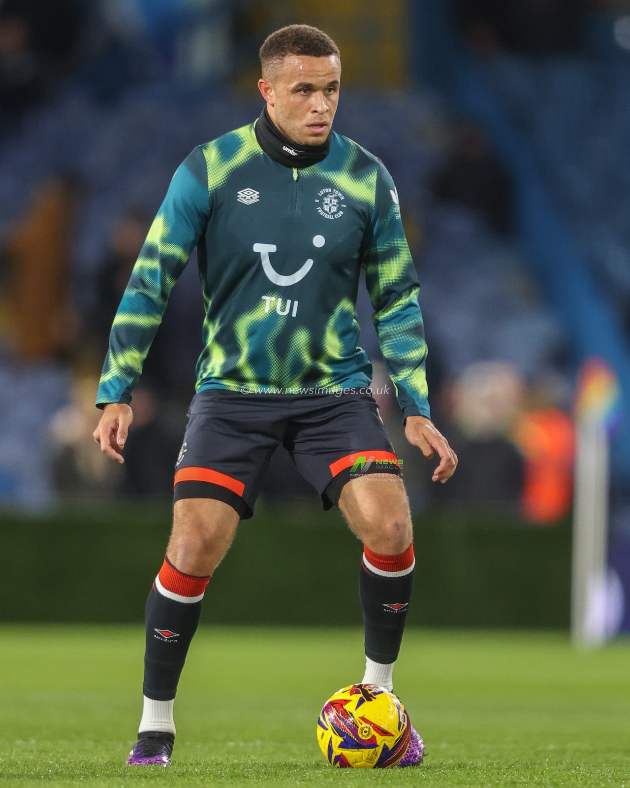 Carlton Morris of Luton Town in the pregame warmup session during the Sky Bet Championship match Leeds United vs Luton Town at Elland Road, Leeds, United Kingdom, 27th November 2024

(Photo by Alfie Cosgrove/News Images)