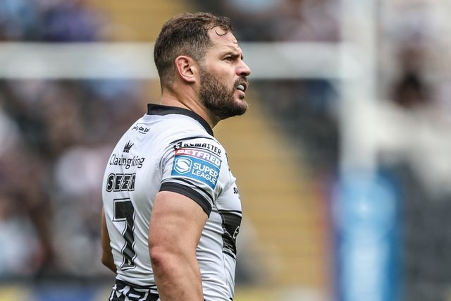 Aidan Sezer of Hull FC during the Betfred Super League round 20 match Hull FC vs Huddersfield Giants at MKM Stadium, Hull, United Kingdom, 26th July 2025

(Photo by Alfie Cosgrove/News Images)