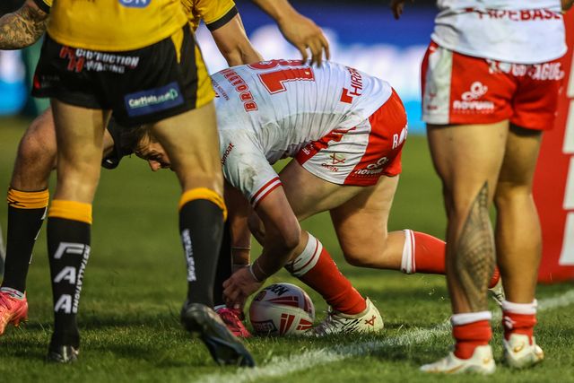 Jack Broadbent of Hull KR goes over for a try during the Betfred Super League round 15 match Castleford Tigers vs Hull KR at The Mend-A-Hose Jungle, Castleford, United Kingdom, 19th June 2025

(Photo by Alfie Cosgrove/News Images)