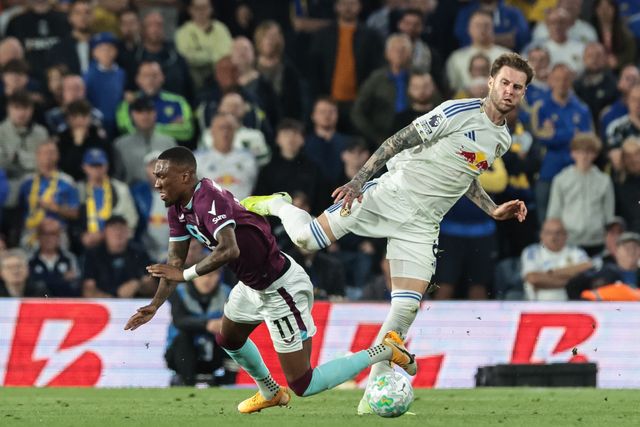 Joe Rodon of Leeds United fouls Jaidon Anthony of Burnley during the Premier League match Leeds United vs Burnley at Elland Road, Leeds, United Kingdom on 01 May 2026

(Photo by Mark Cosgrove/News Images)