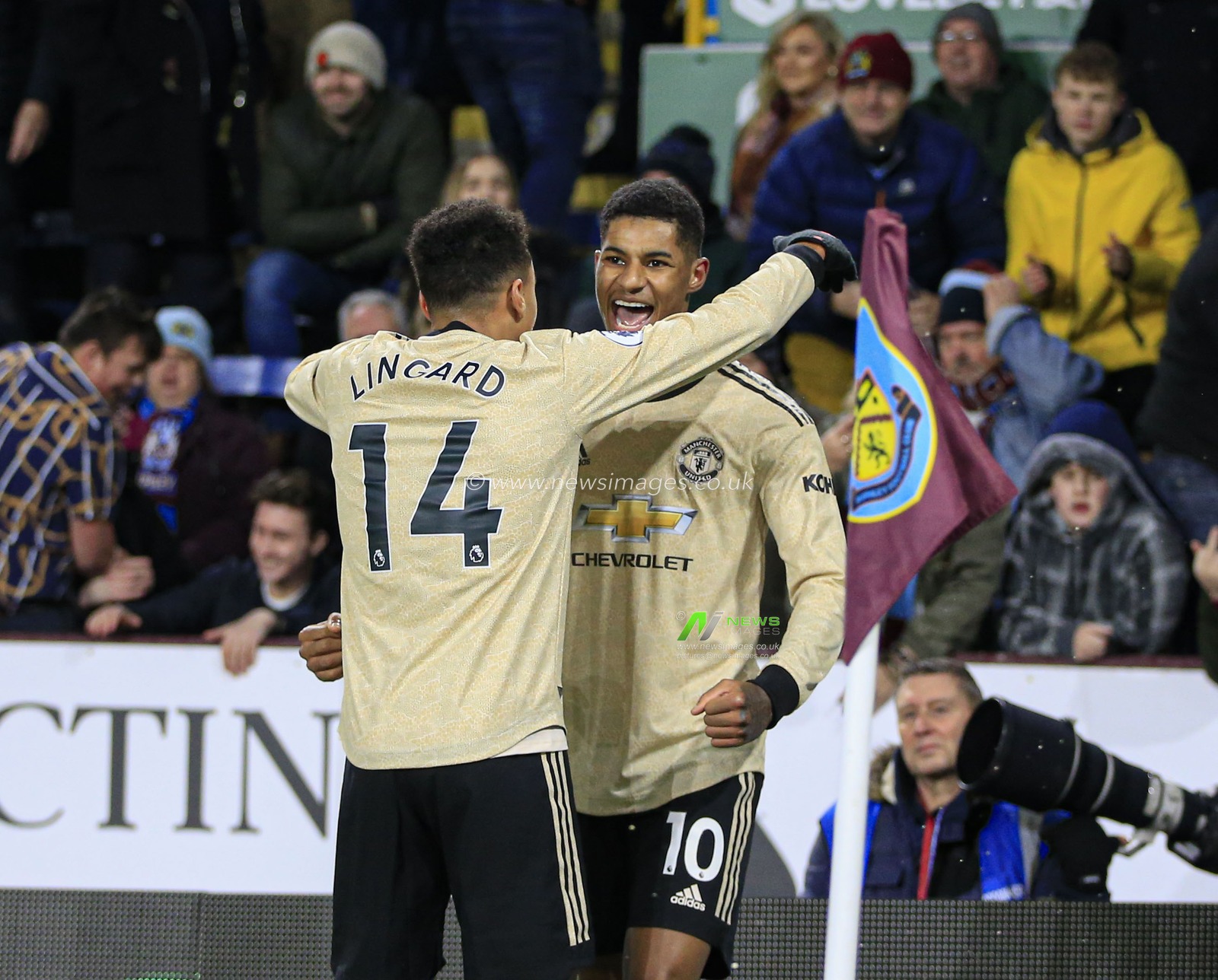 28th December 2019, Turf Moor, Burnley, England; Premier League, Burnley v Manchester United : Marcus Rashford  celebrates the second goal in the 95th minute  to make it 0-2 to Manchester United

Credit: Conor Molloy/News Images