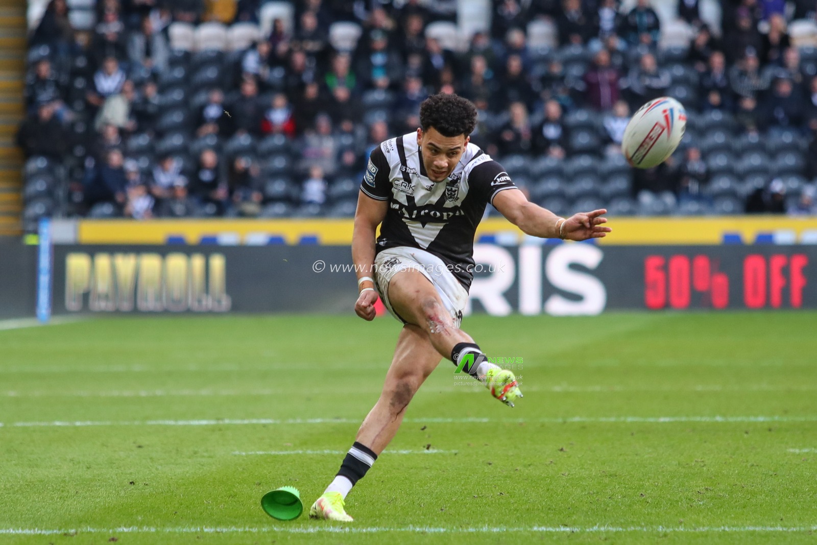 Darnell McIntosh (5) of Hull FC kicks the conversion kick