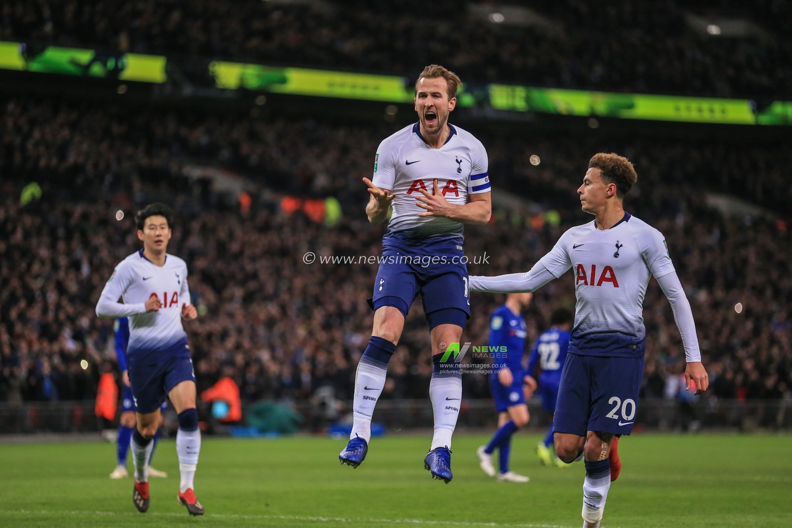 8th January 2019, Wembley, London, England; Carabao EFL Cup, Semi-Final, Tottenham vs Chelsea ;  Harry Kane (10) of Tottenham celebrates his goal to make it 1-0


Credit: Mark Cosgrove/News Images

English Football League images are subject to DataCo Licence