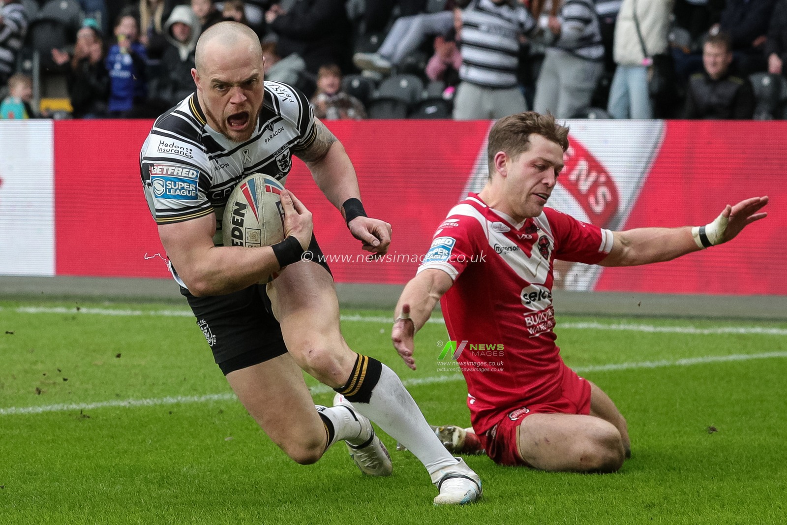 Adam Swift #2 of Hull FC goes over for a try and makes the score 8-56 in the second half of the Betfred Super League Round 4 match Hull FC vs Salford Red Devils at MKM Stadium, Hull, United Kingdom, 11th March 2023

(Photo by James Heaton/News Images)