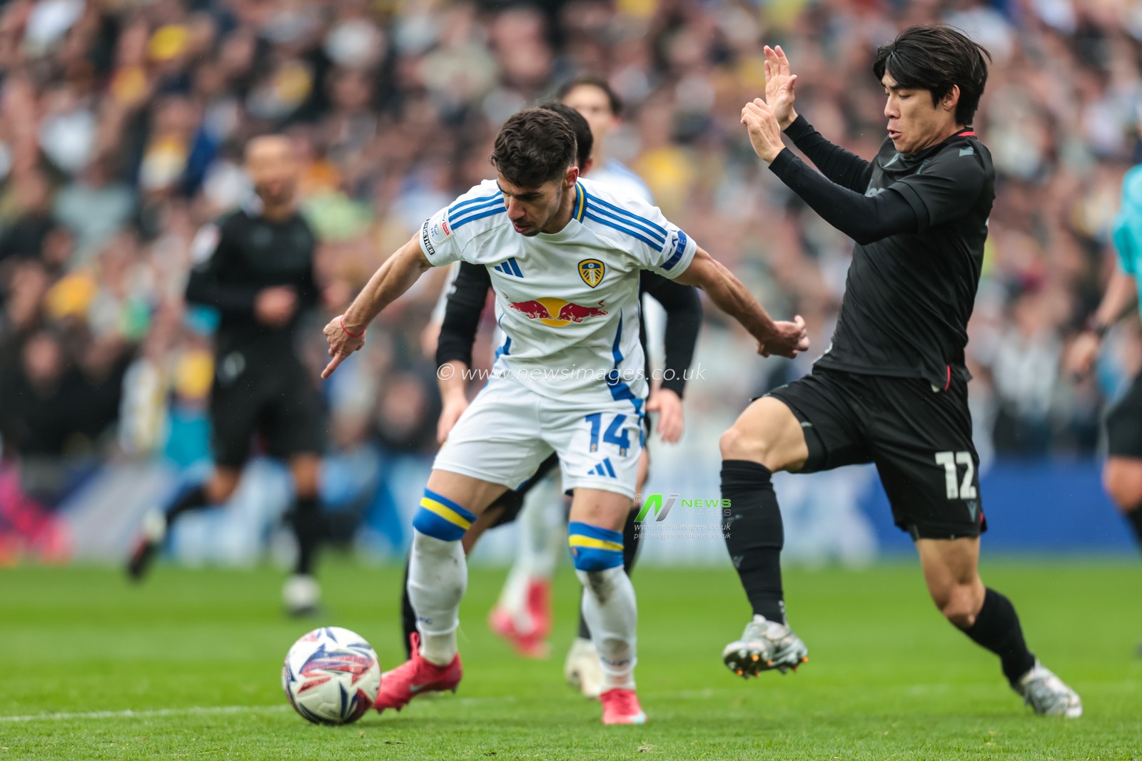 Manor Solomon of Leeds United in action during the Sky Bet Championship match Leeds United vs Stoke City at Elland Road, Leeds, United Kingdom, 21st April 2025

(Photo by Richard Bierton/News Images)