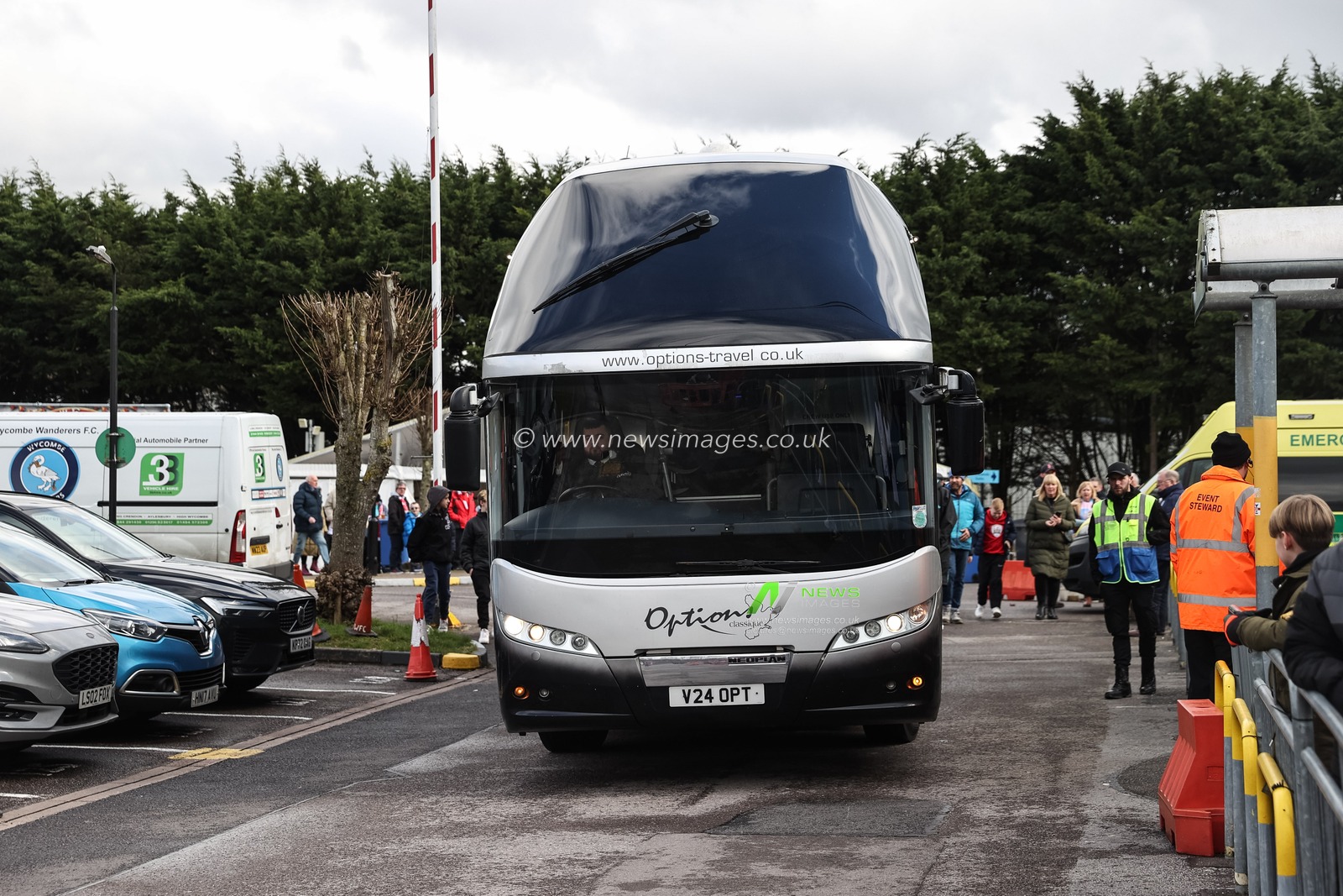 Barnsley bus arrives during the Sky Bet League 1 match Wycombe Wanderers vs Barnsley at Adams Park, High Wycombe, United Kingdom, 2nd March 2024

(Photo by Mark Cosgrove/News Images)