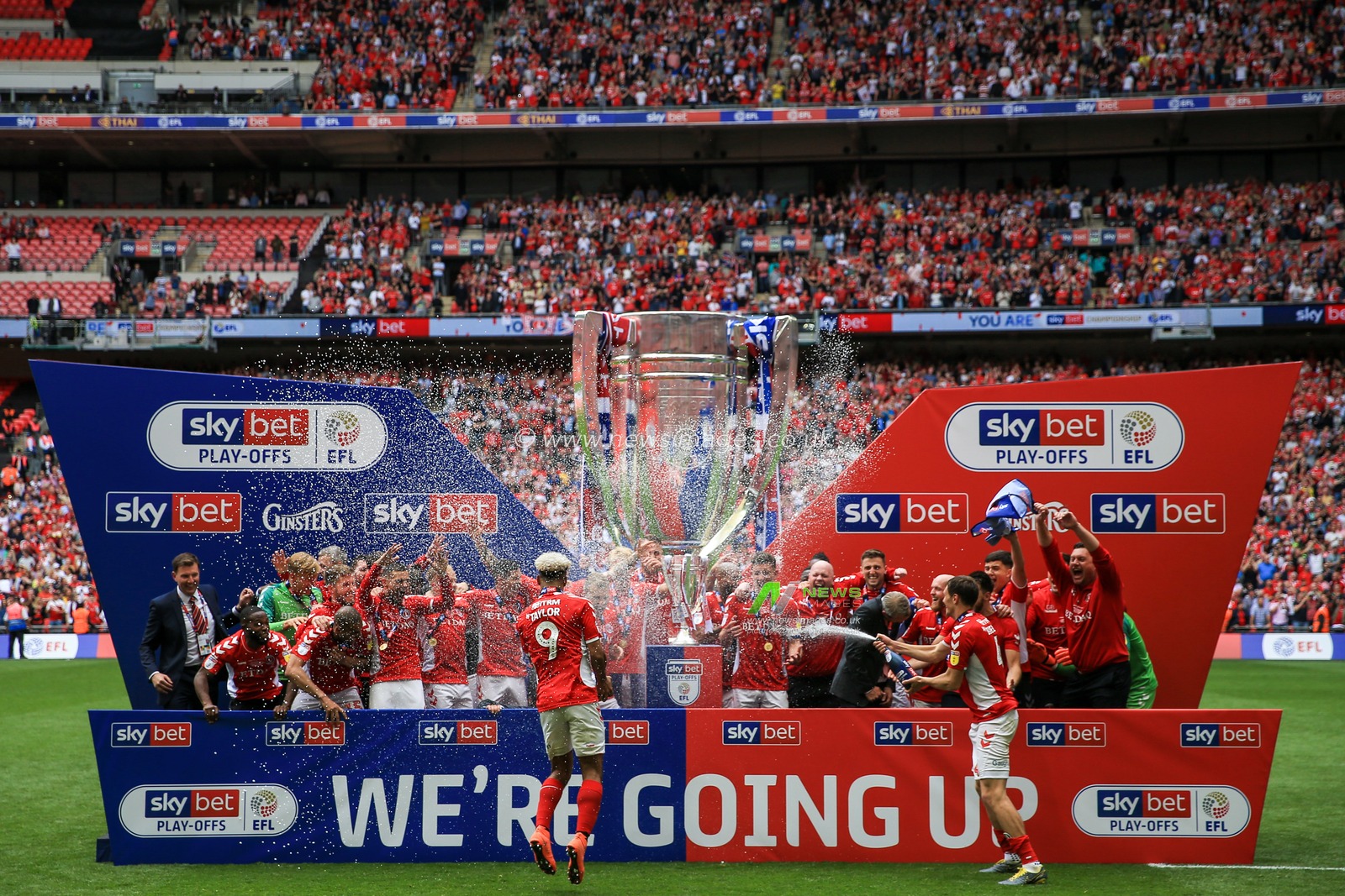 26th May 2019 , Wembley Stadium, London, England ; Sky Bet League 1 Playoff Final , Charlton Athletic vs Sunderland ; Charlton celebrate promotion into the Championship 


Credit: Mark Cosgrove/News Images 


English Football League images are subject to DataCo Licence