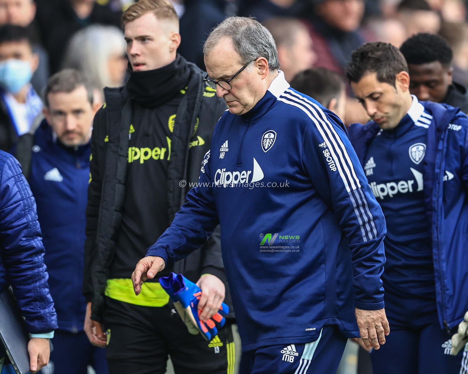 Marcelo Bielsa manager of Leeds United heads back to the dressing room at half time trailing 0-3