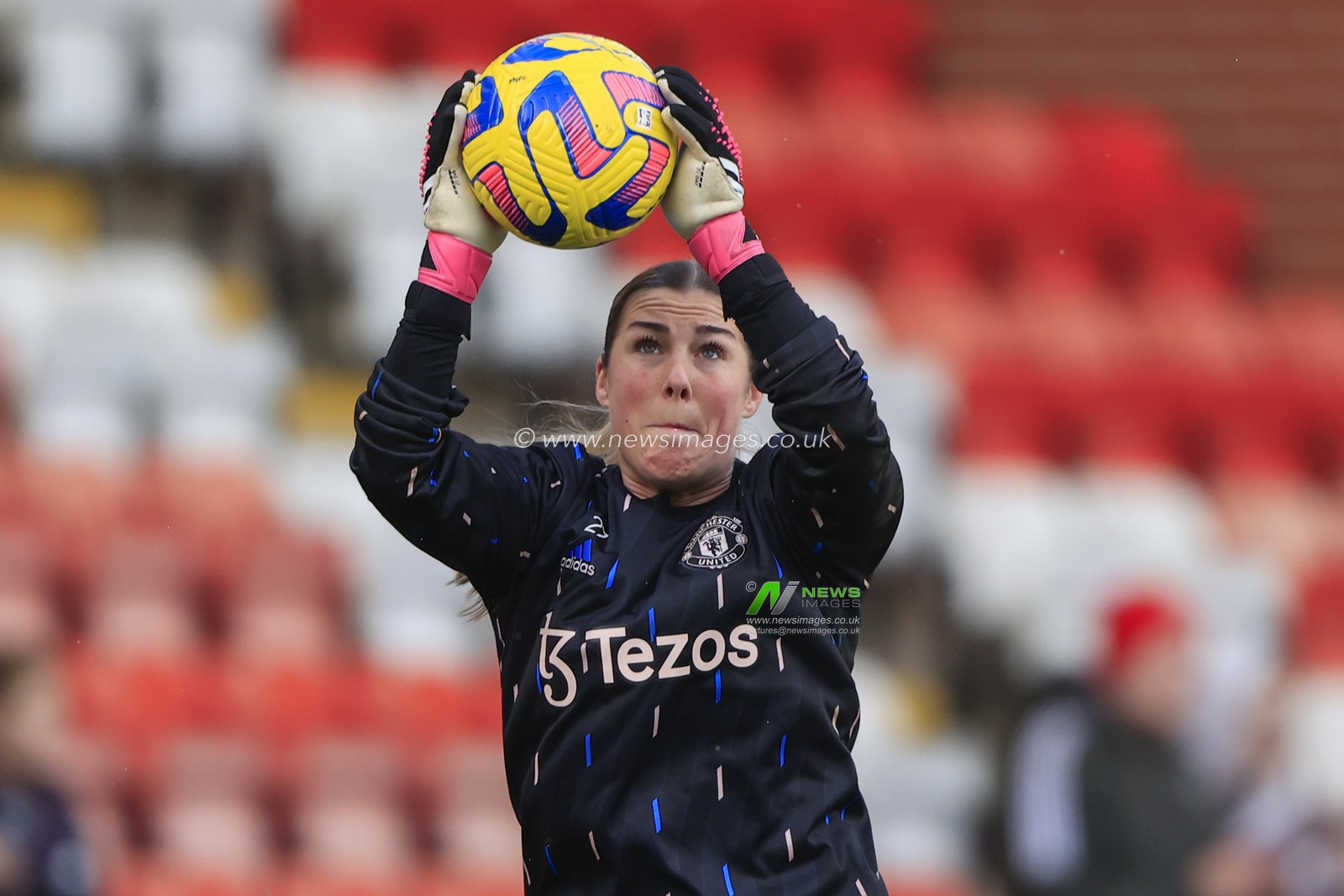 Mary Earps #27 of Manchester United warms up for the The FA Women's Super League match Manchester United Women vs Everton Women at Leigh Sports Village, Leigh, United Kingdom, 5th February 2023

(Photo by Conor Molloy/News Images)