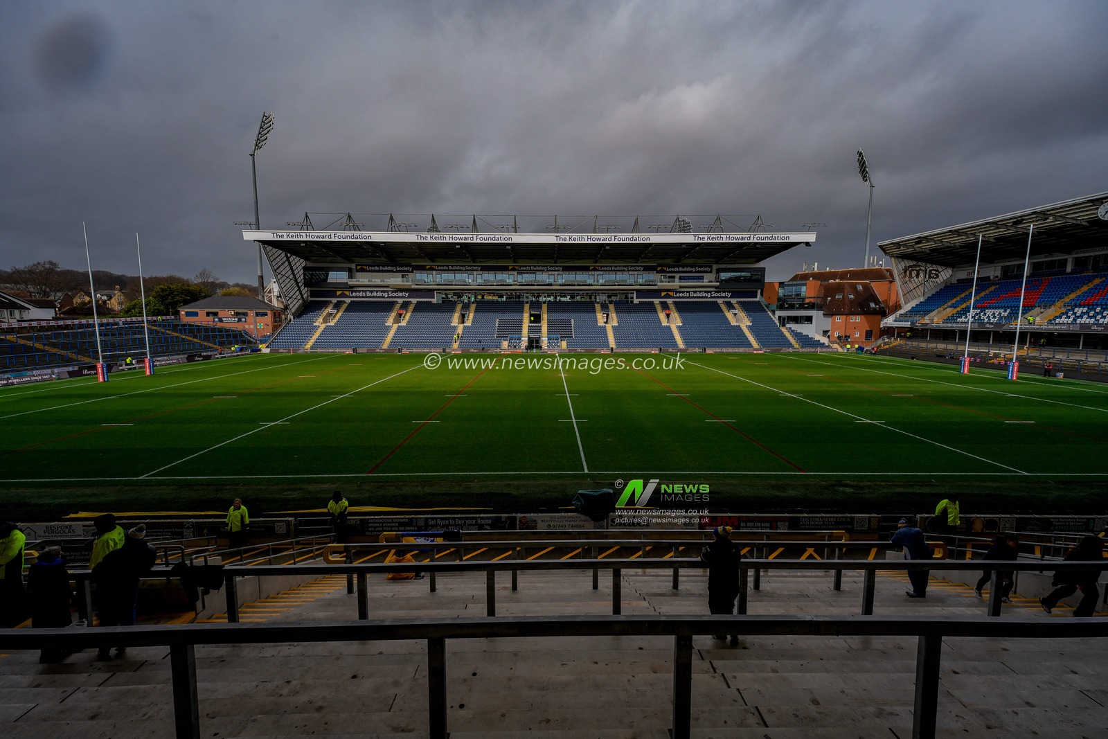 A general view of the pitch and stands through the goal during the Betfred Super League round 1 match Leeds Rhinos vs Warrington Wolves at AMT Headingley Stadium, Leeds, United Kingdom on 29 March 2026

(Photo by Maynard Manyowa/News Images)