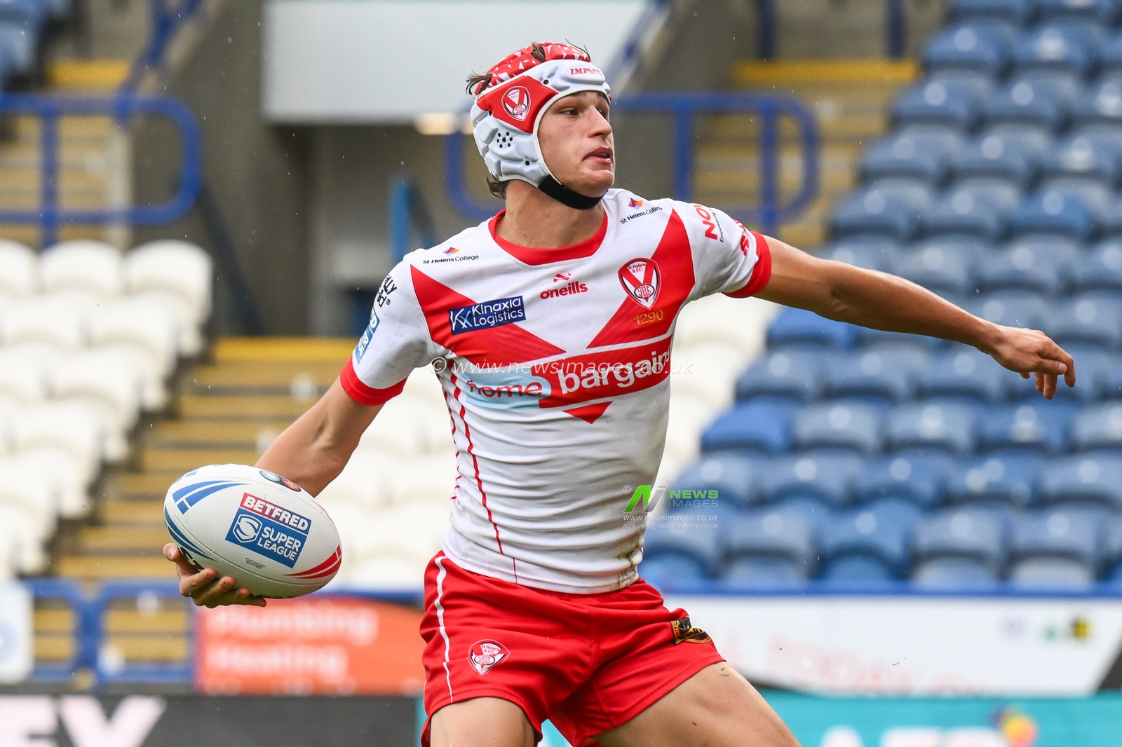 Harry Robertson of St. Helens celebrates his try during the Betfred Super League Round 24 match Huddersfield Giants vs St Helens at John Smith's Stadium, Huddersfield, United Kingdom, 1st September 2024

(Photo by Craig Thomas/News Images)