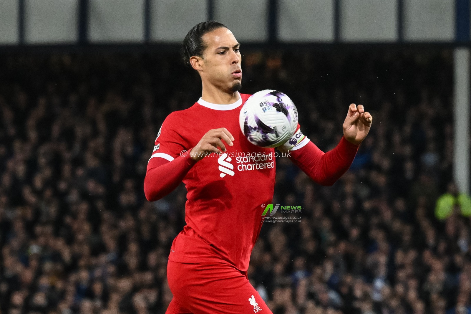 Virgil van Dijk of Liverpool controls the ball during the Premier League match Everton vs Liverpool at Goodison Park, Liverpool, United Kingdom, 24th April 2024

(Photo by Craig Thomas/News Images)