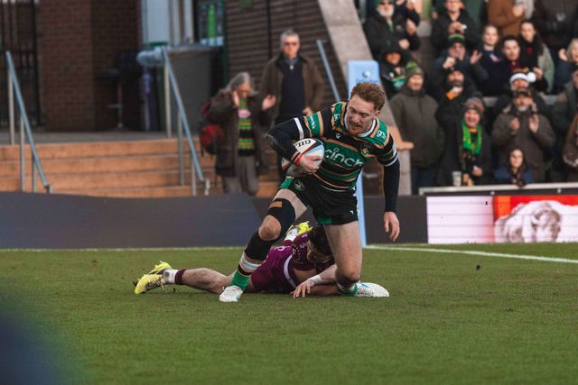 George Hendy of Northampton Saints scores Northamptons second try during the Gallagher Premiership match Northampton Saints vs Sale Sharks at Cinch Stadium at Franklin's Gardens, Northampton, United Kingdom, 20th December 2025

(Photo by Craig Evans/News Images)

*** GER AUT SUI OUT ***