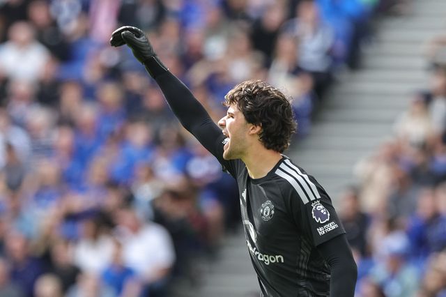 Manchester United goalkeeper Senne Lammens gives his team instructions during the Premier League match Everton vs Manchester United at Hill Dickinson Stadium, Liverpool, United Kingdom on 06 September 2026

(Photo by Mark Cosgrove/News Images)